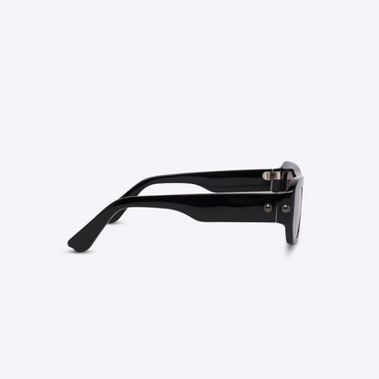 Rectangular black acetate sunglasses – close-up of temple detail and frame side profile